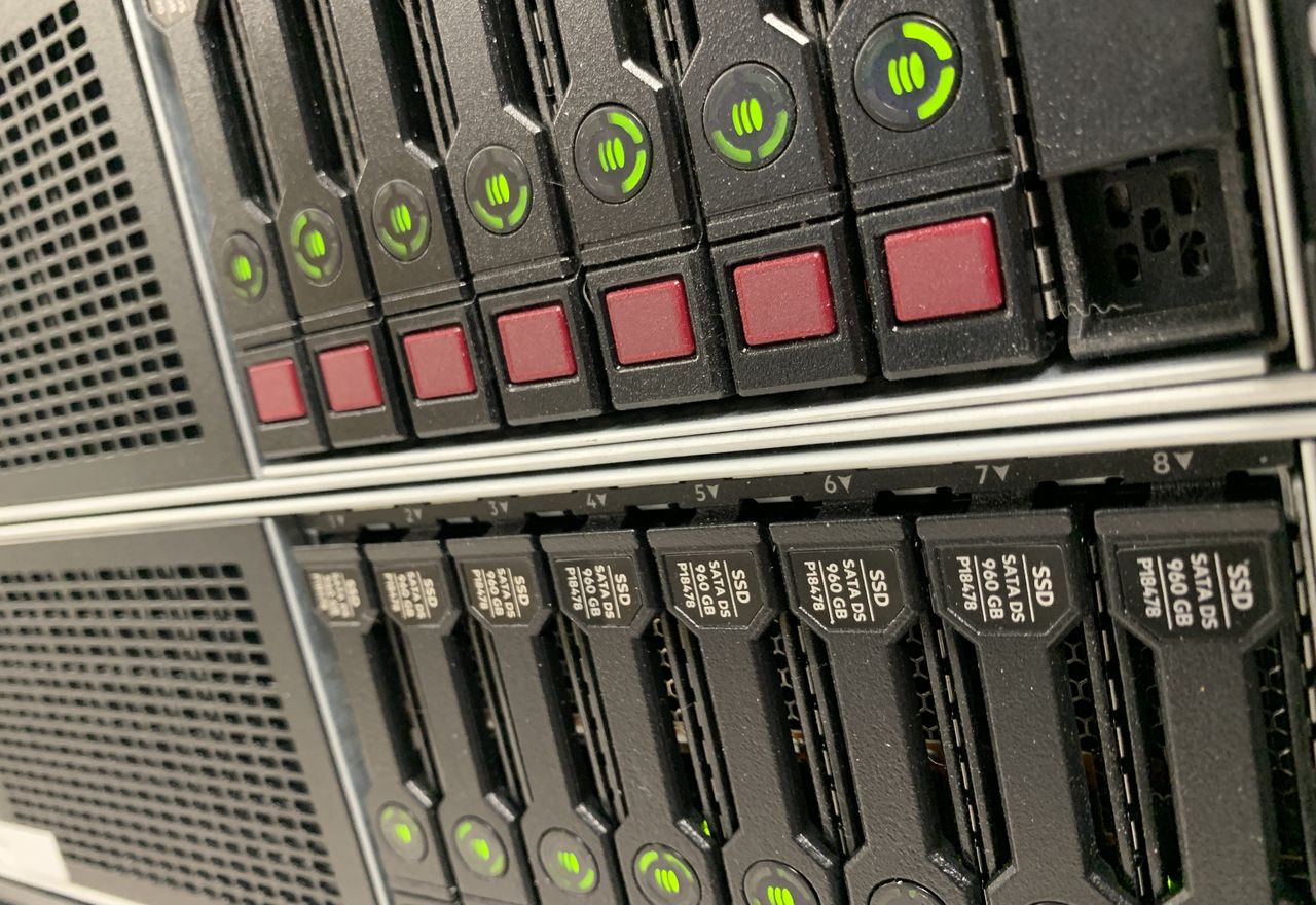 Hot swap drive bays in a rack mounted server